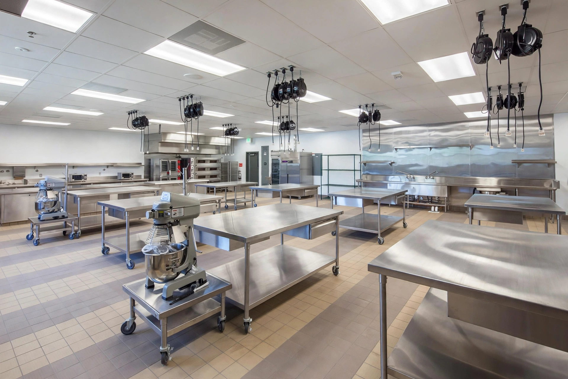 peralatan dapur stainless untuk cloud kitchen atau kitchen central peralatan dapur stainless untuk cloud kitchen atau kitchen central