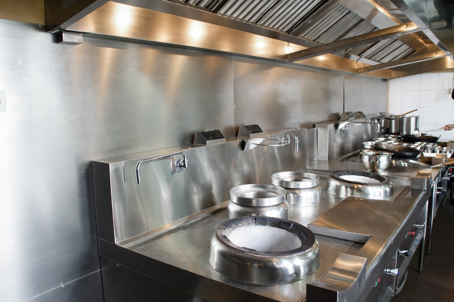 jasa pembuatan dan pengerjaan exhaust hood kitchen dan ducting jasa pembuatan dan pengerjaan exhaust hood kitchen dan ducting