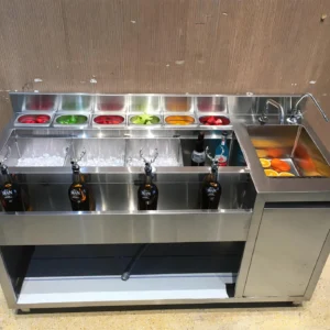 bar station dengan tempat garnish