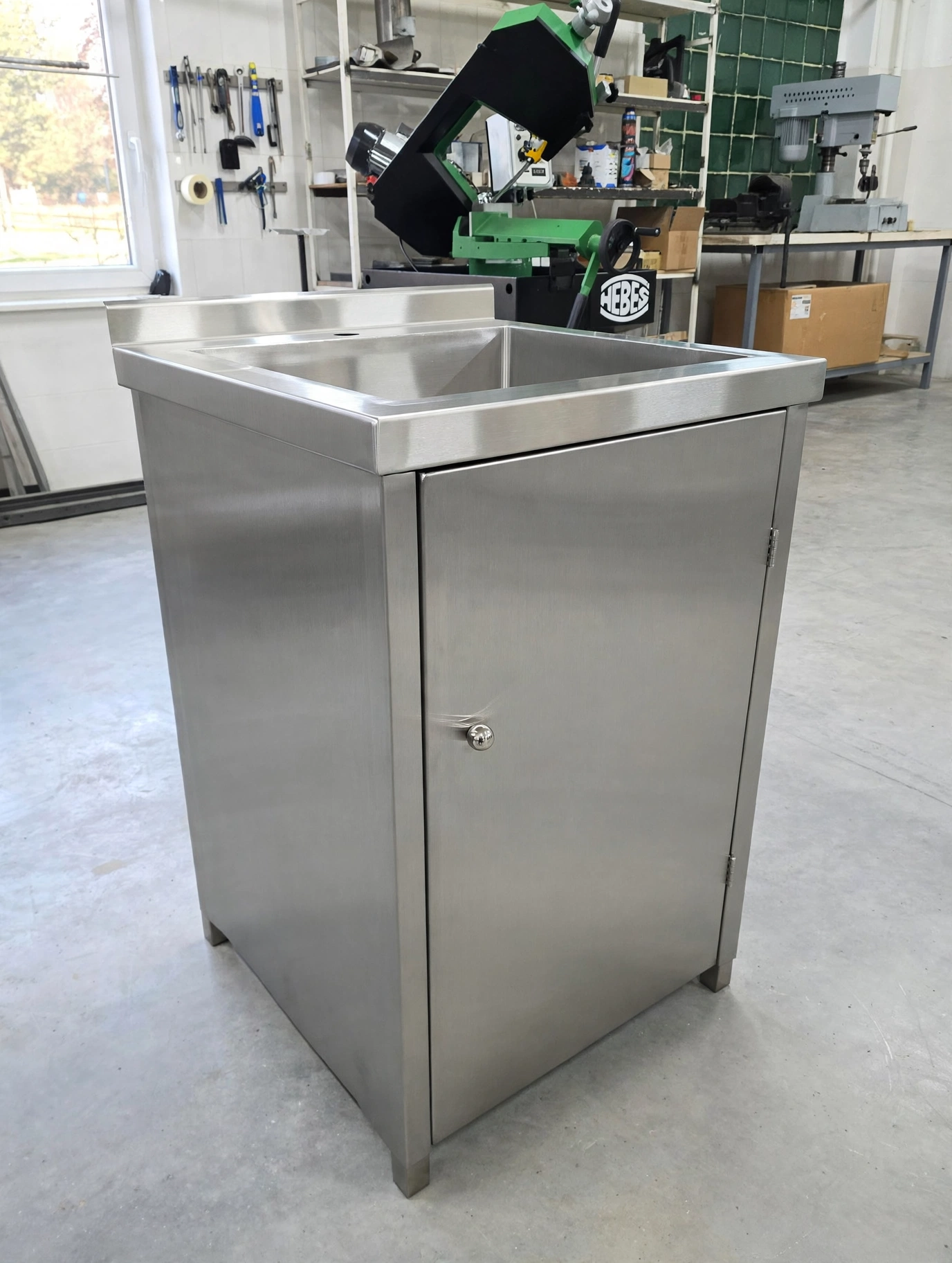 sink cabinet model tertutup untuk resto kekinian sink cabinet model tertutup untuk resto kekinian