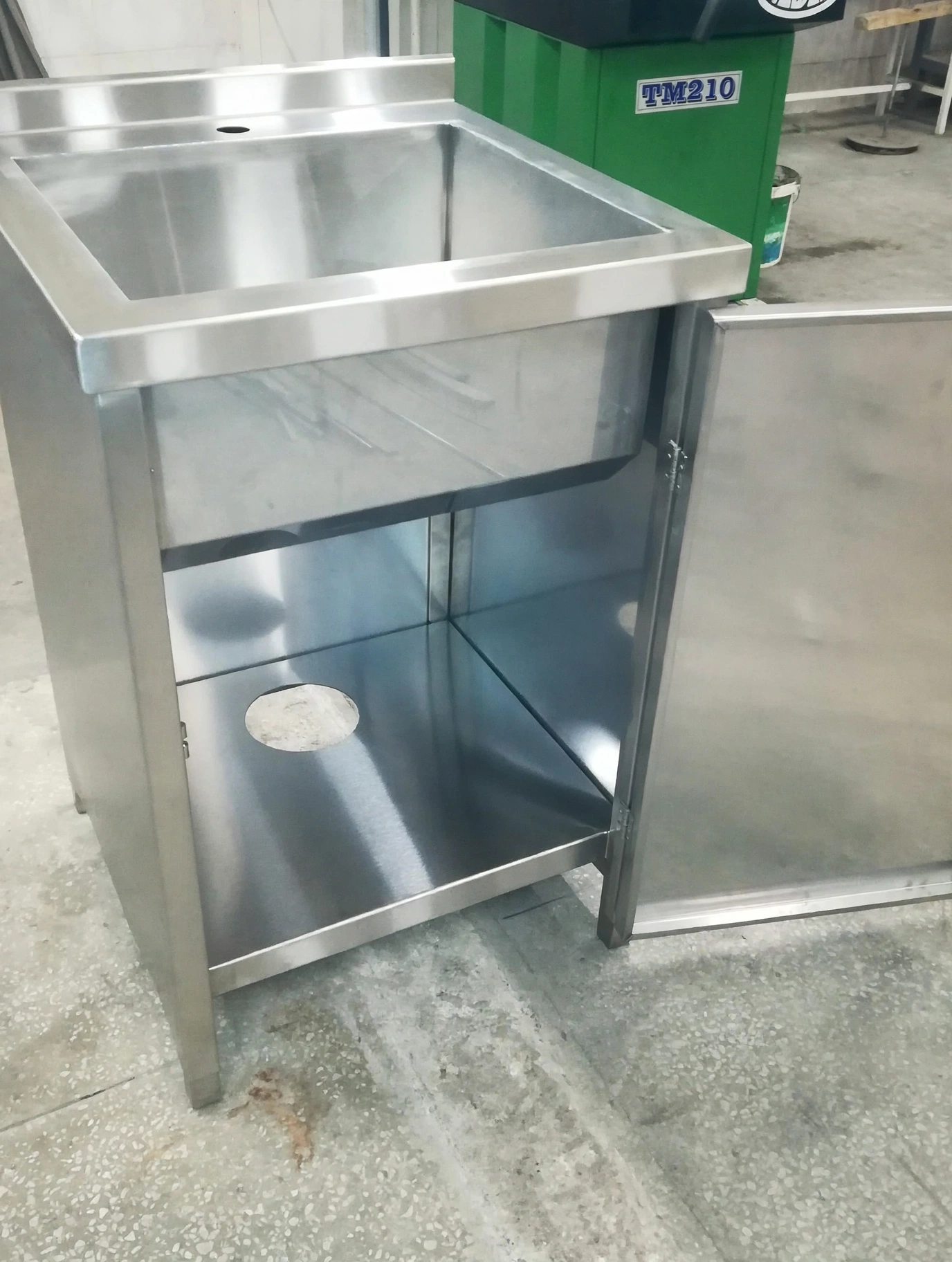 jual wastafel cabinet model tertutup jual wastafel cabinet model tertutup